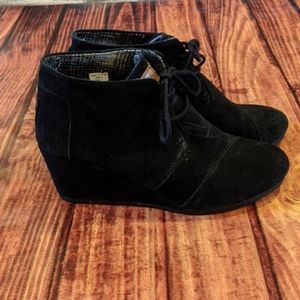 Toms black booties